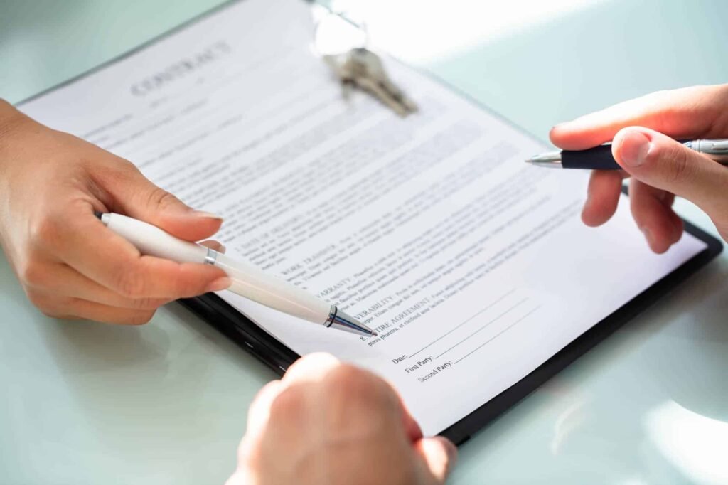 Contrato Social Empresarial: Cláusulas que Protegem de Verdade